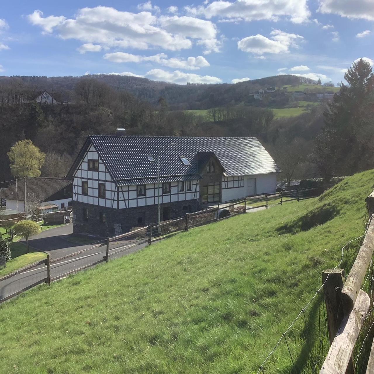 Berg Blick Eifler Bauernhaus Modern Restauriert Зіммерат Екстер'єр фото